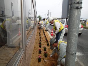 道路沿い花壇整備