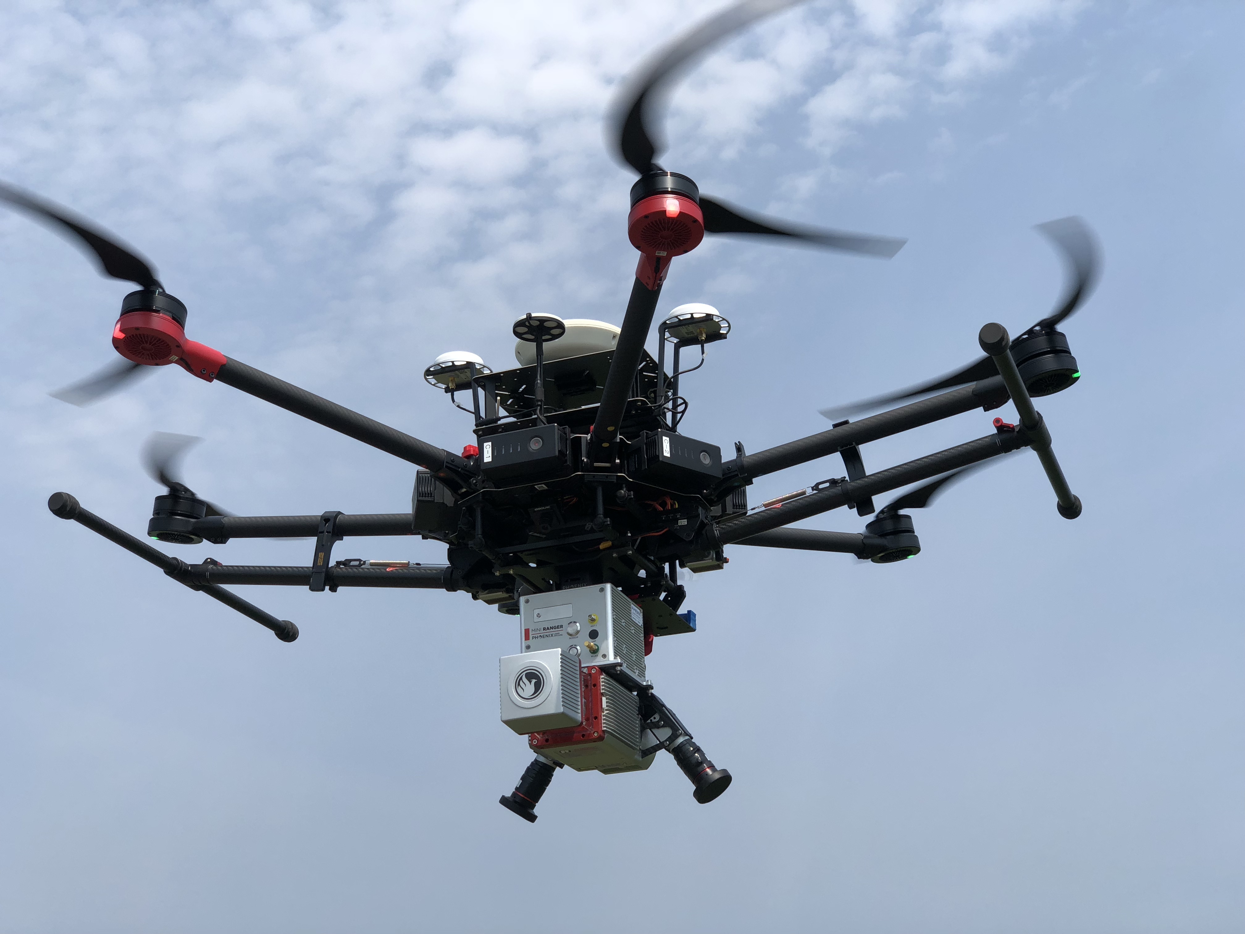 UAV-LiDARによる無人飛行計測イメージ